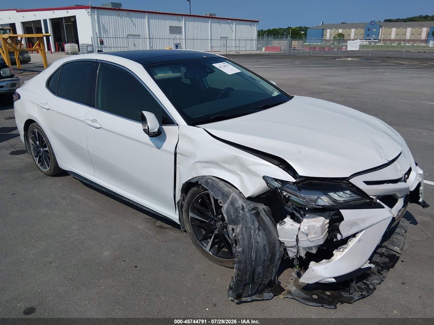 Photo of the 2019 TOYOTA CAMRY XSE
