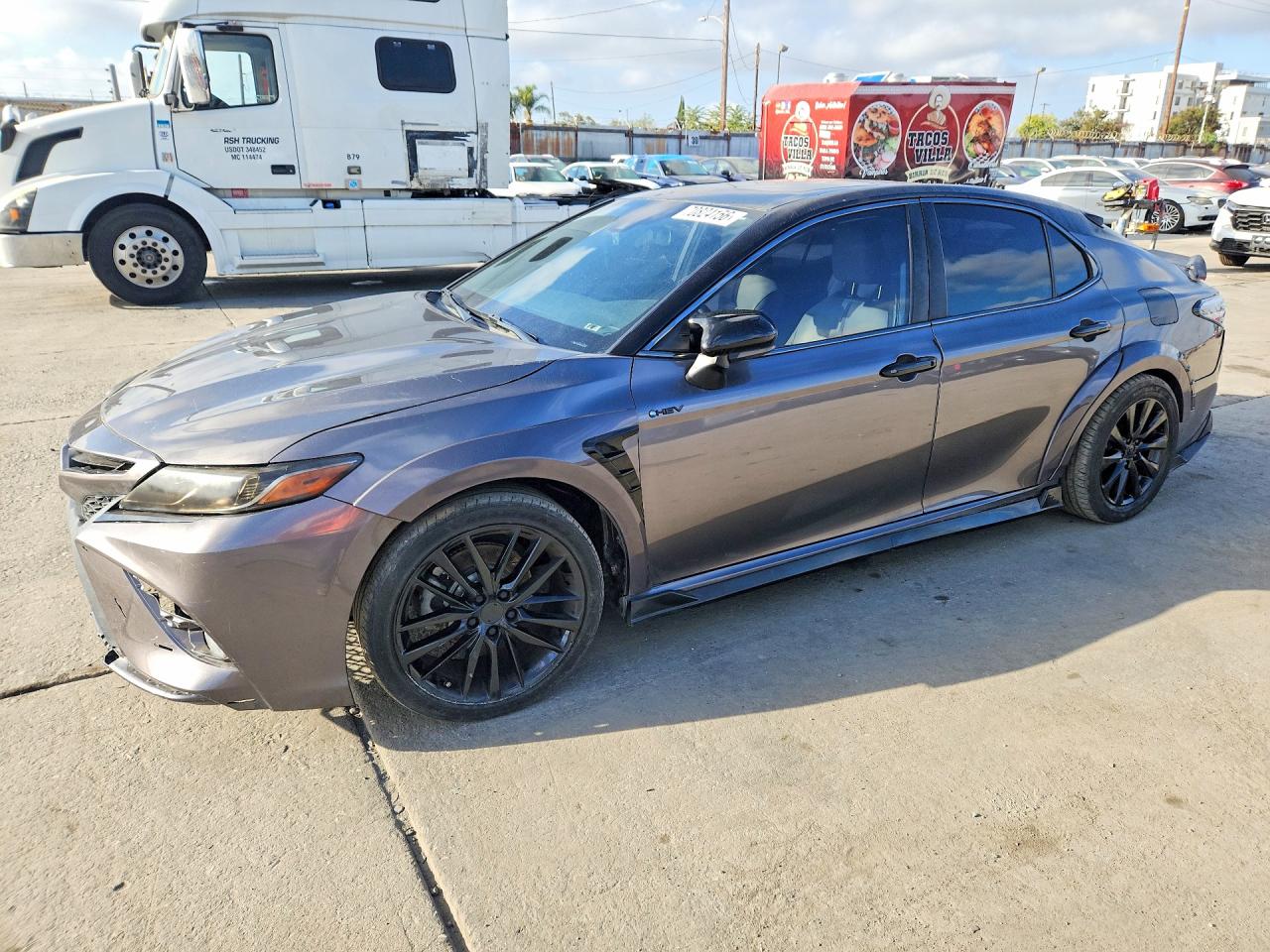 Photo of the 2019 TOYOTA CAMRY HYBRID SE