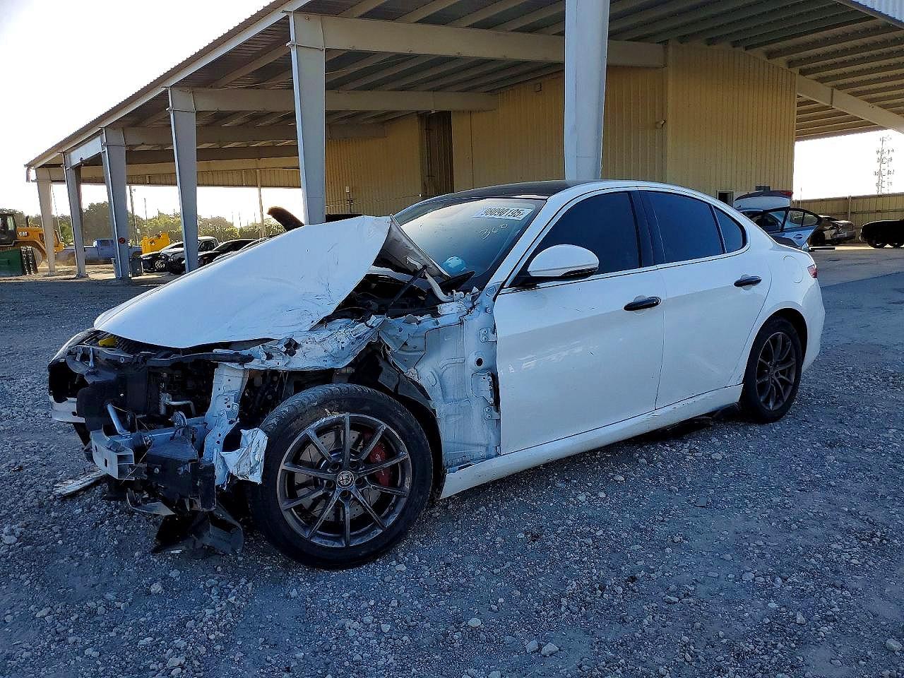 Photo of the 2018 ALFA ROMEO GIULIA Q4
