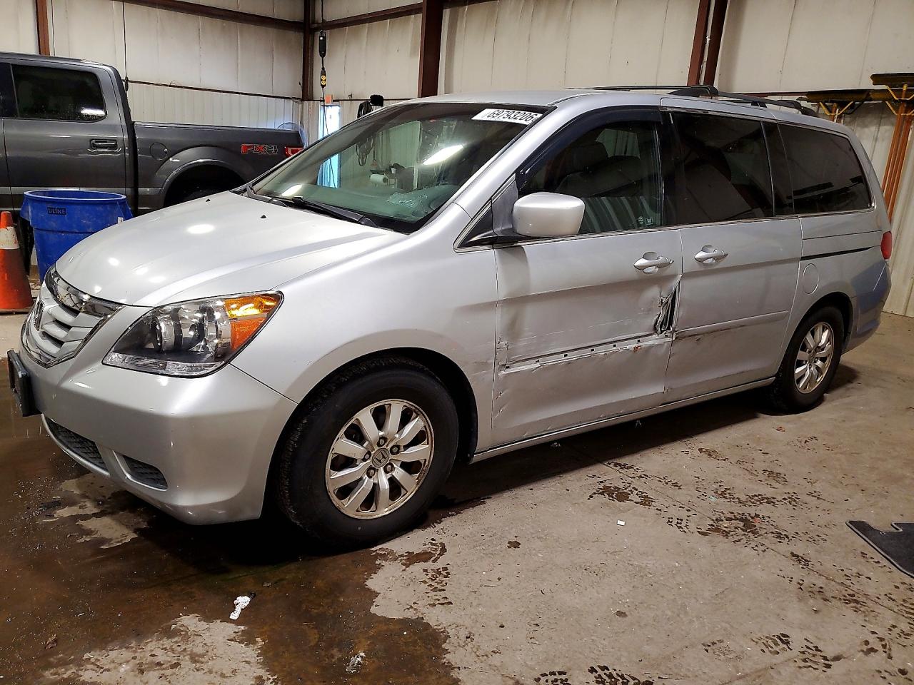 Photo of the 2010 HONDA ODYSSEY EX