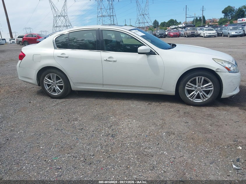 Photo of the 2013 INFINITI G37X