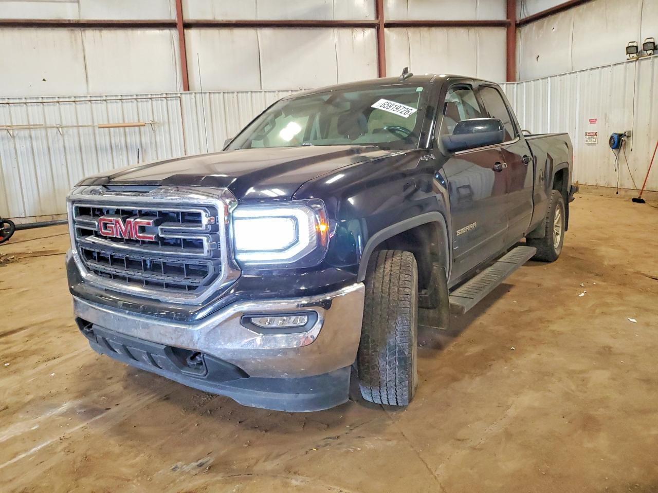 Photo of the 2018 GMC SIERRA K1500 SLE