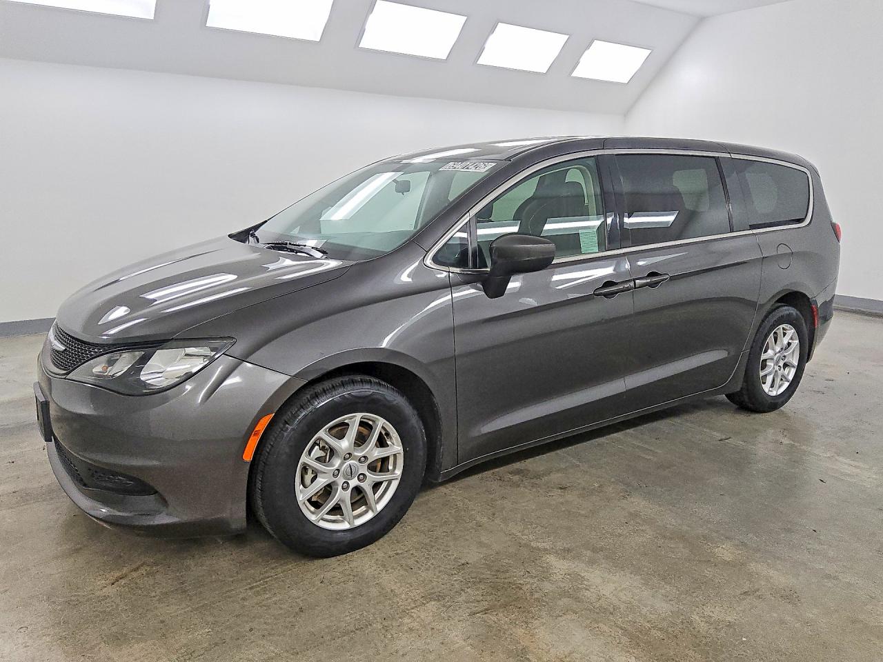 Photo of the 2022 CHRYSLER VOYAGER LX