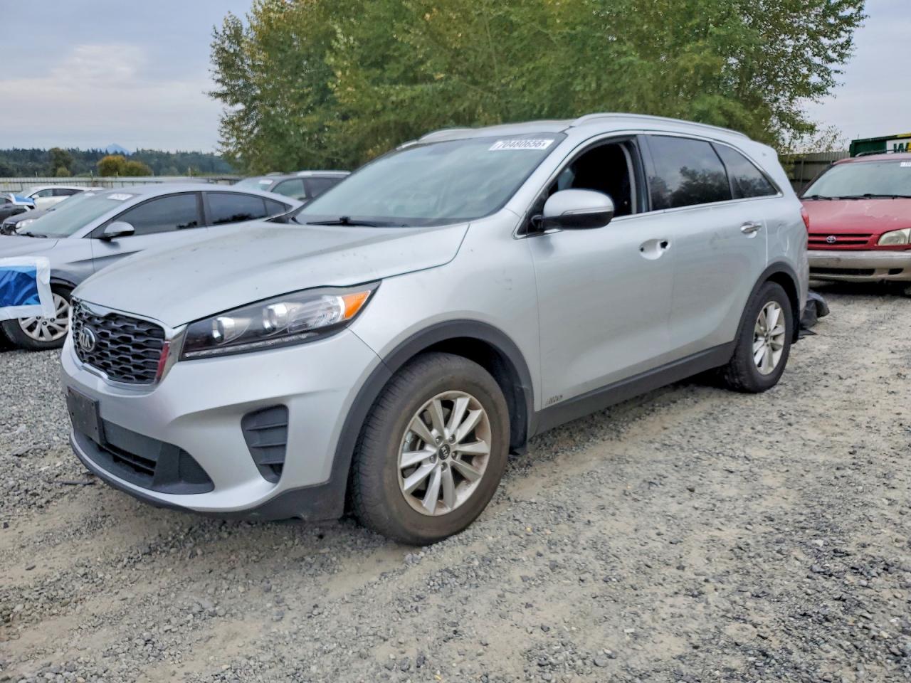 Photo of the 2019 KIA SORENTO LX