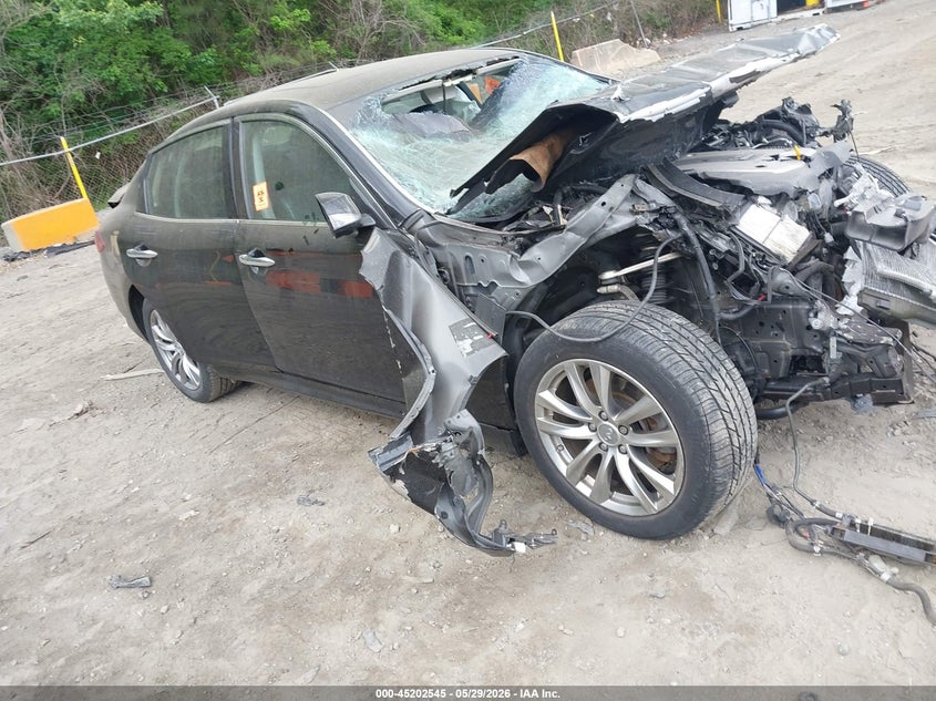 Photo of the 2018 INFINITI Q70 3.7X LUXE