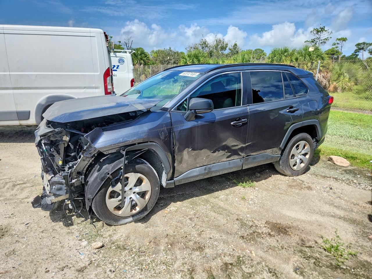 Photo of the 2019 TOYOTA RAV4 LE