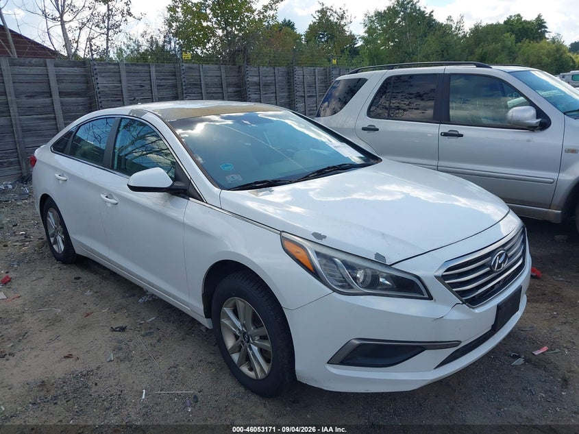 Photo of the 2016 HYUNDAI SONATA SE