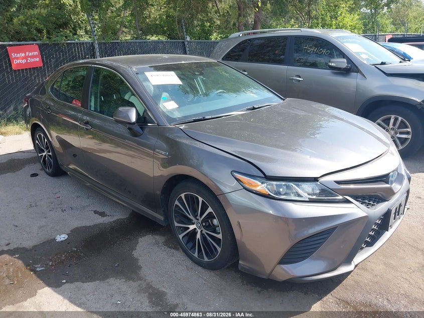 Photo of the 2018 TOYOTA CAMRY HYBRID SE