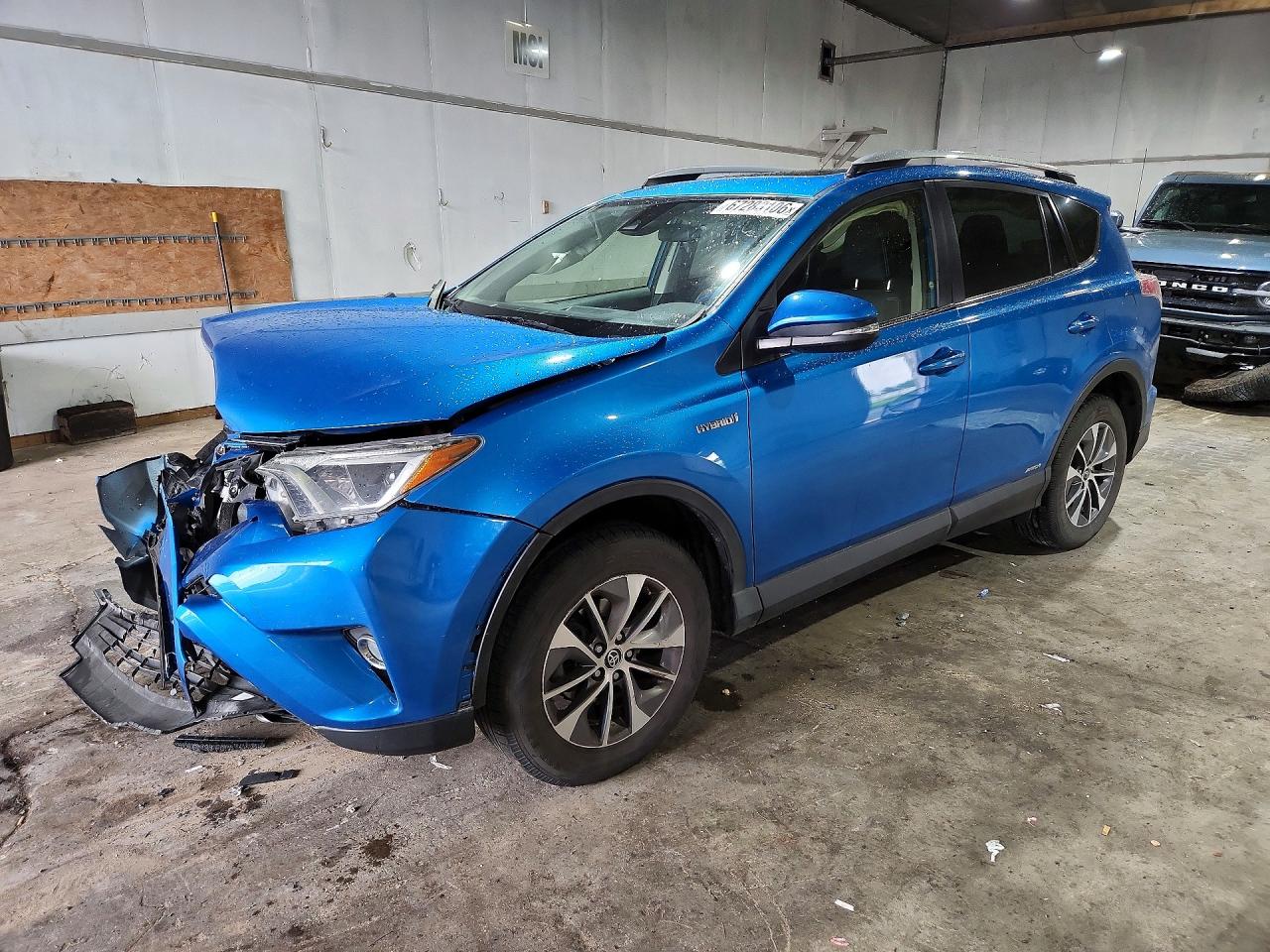 Photo of the 2018 TOYOTA RAV4 HYBRID XLE