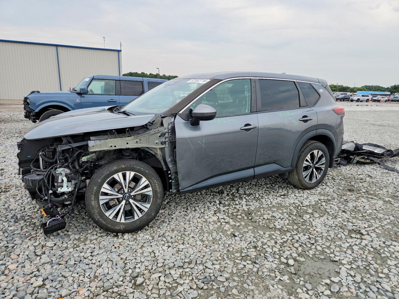 Photo of the 2022 NISSAN ROGUE SV