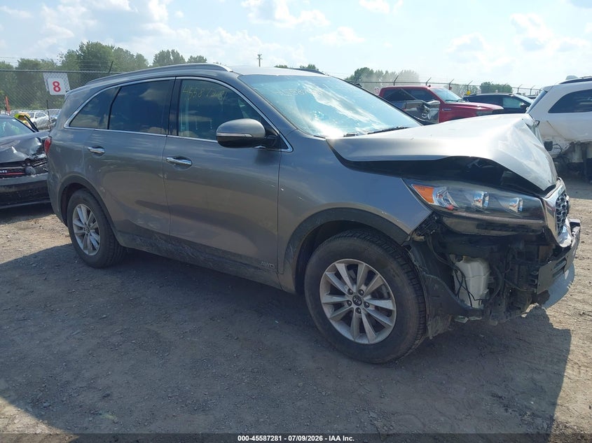 Photo of the 2019 KIA SORENTO 2.4L LX
