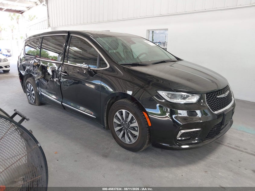 Photo of the 2022 CHRYSLER PACIFICA HYBRID LIMITED