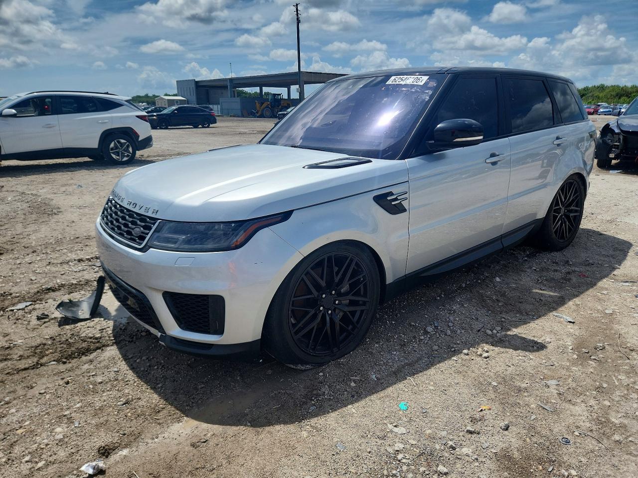 Photo of the 2018 LAND ROVER RANGE ROVER SPORT SE