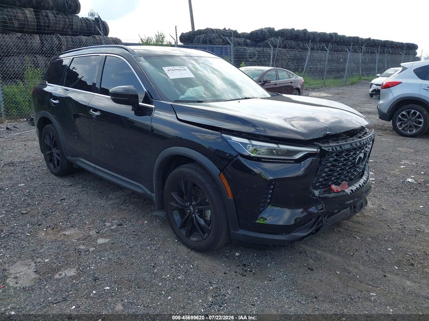 Photo of the 2025 INFINITI QX60 LUXE AWD