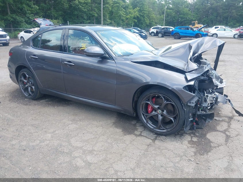 Photo of the 2018 ALFA ROMEO GIULIA TI SPORT AWD