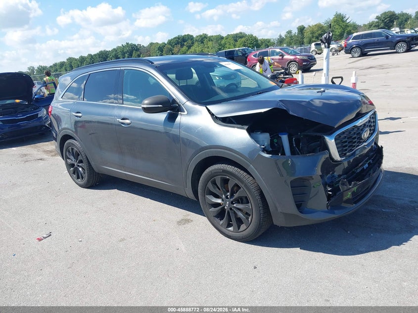 Photo of the 2020 KIA SORENTO 3.3L S