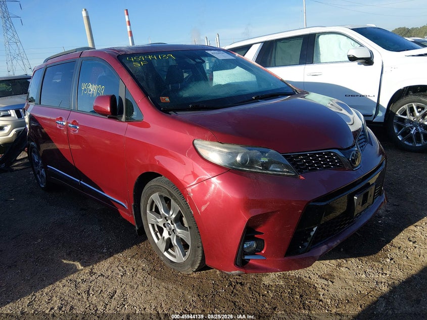 Photo of the 2018 TOYOTA SIENNA SE 8 PASSENGER
