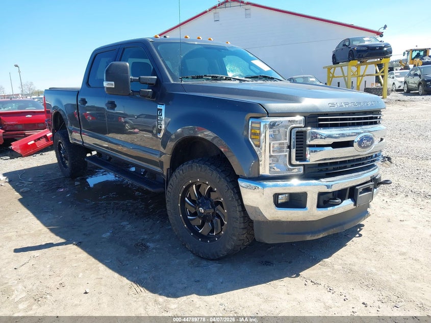 Photo of the 2018 FORD F-250 XLT