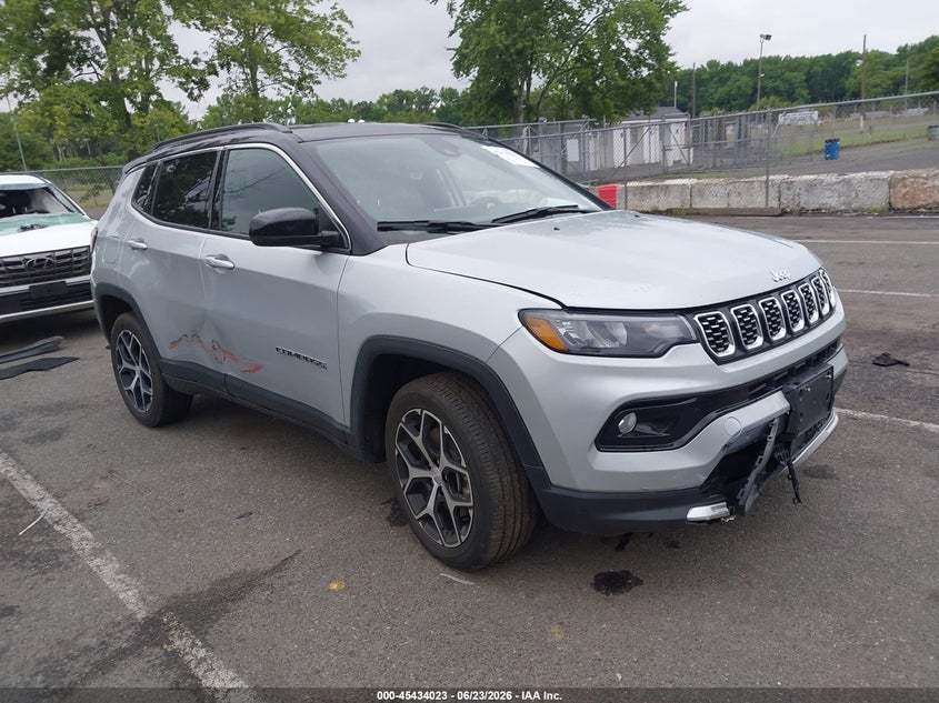 Photo of the 2024 JEEP COMPASS LIMITED 4X4