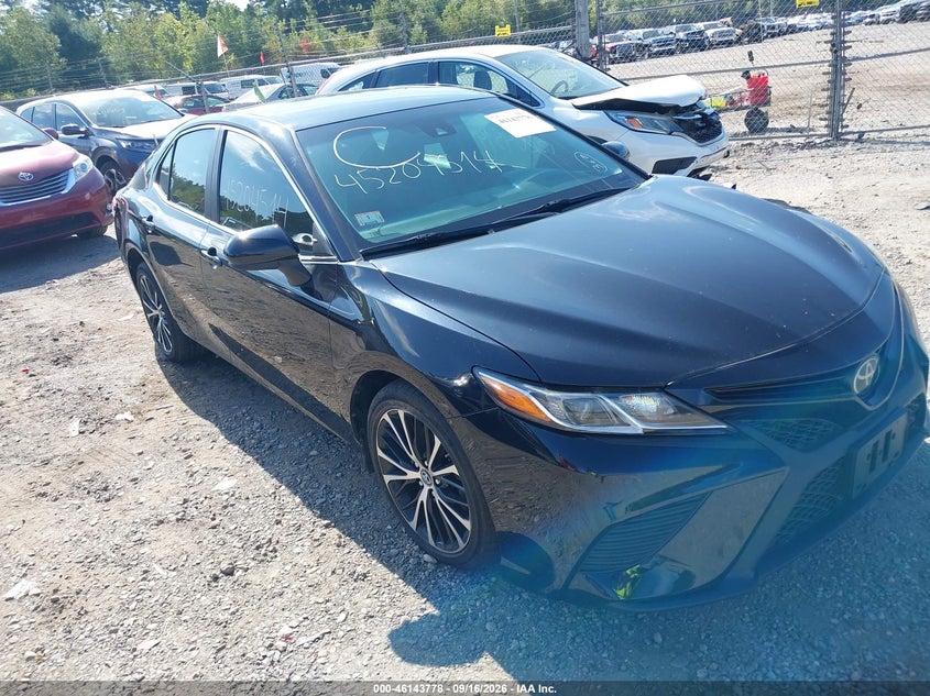 Photo of the 2019 TOYOTA CAMRY SE