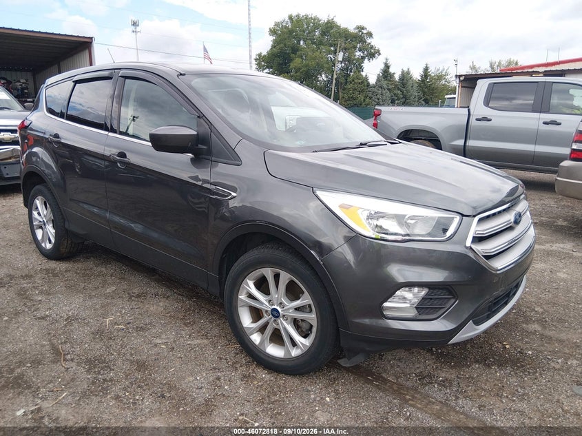 Photo of the 2019 FORD ESCAPE SE