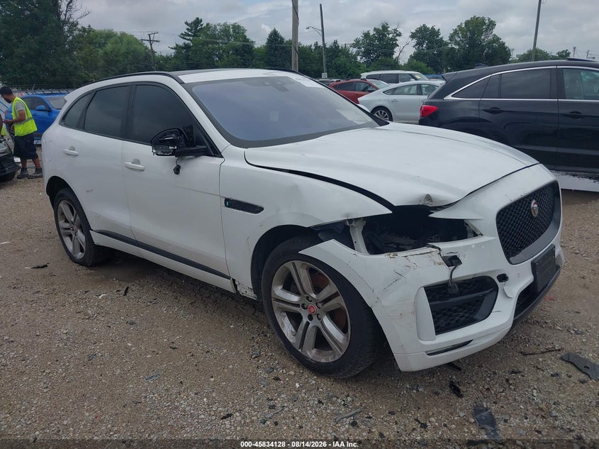 Photo of the 2018 JAGUAR F-PACE 30T R-SPORT