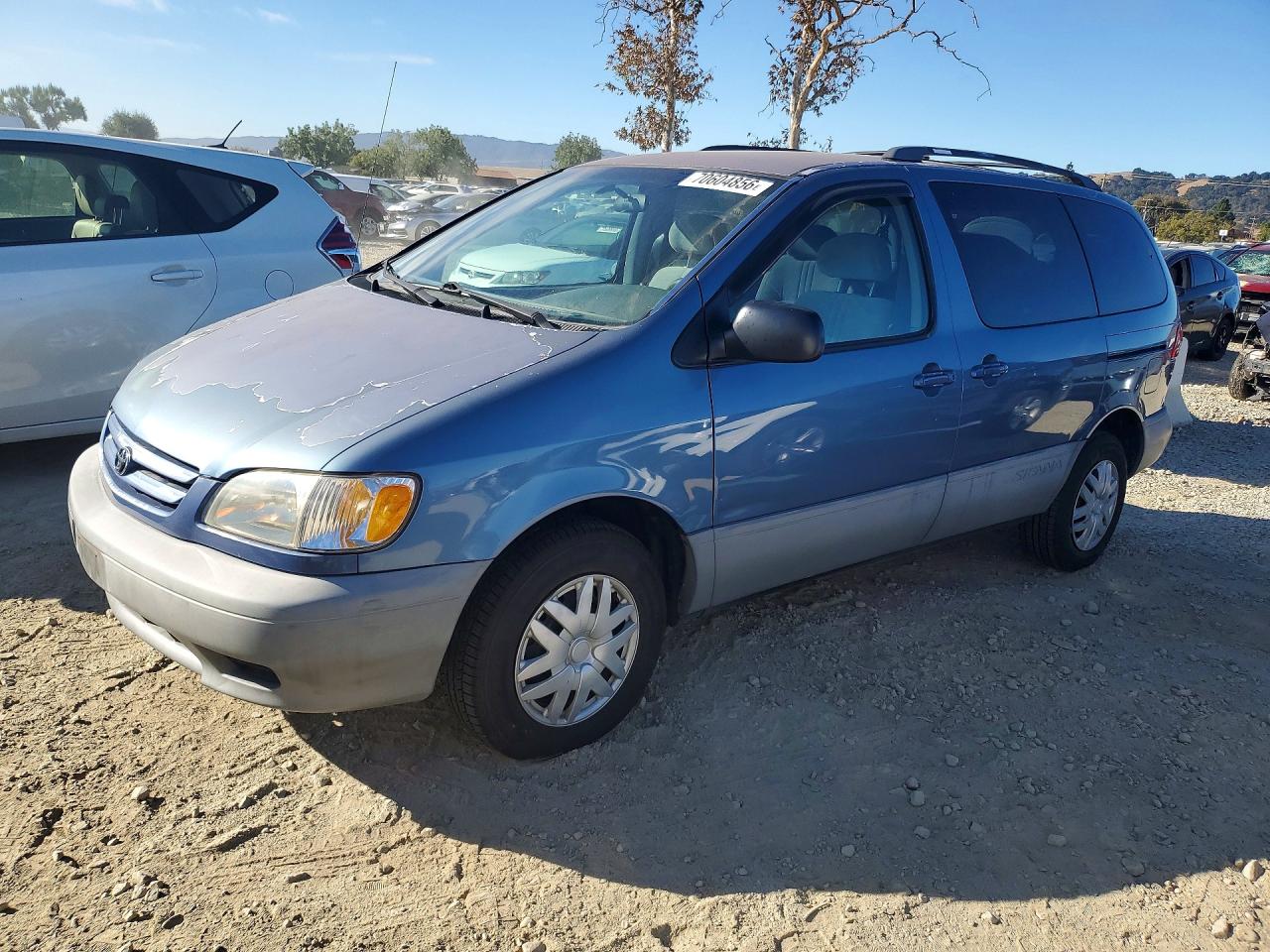 Photo of the 2001 TOYOTA SIENNA LE