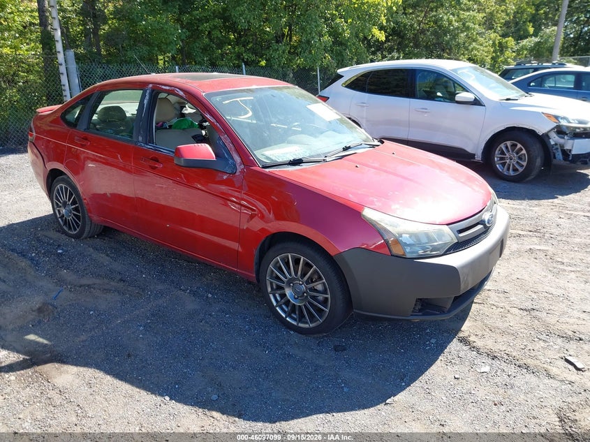Photo of the 2010 FORD FOCUS SES