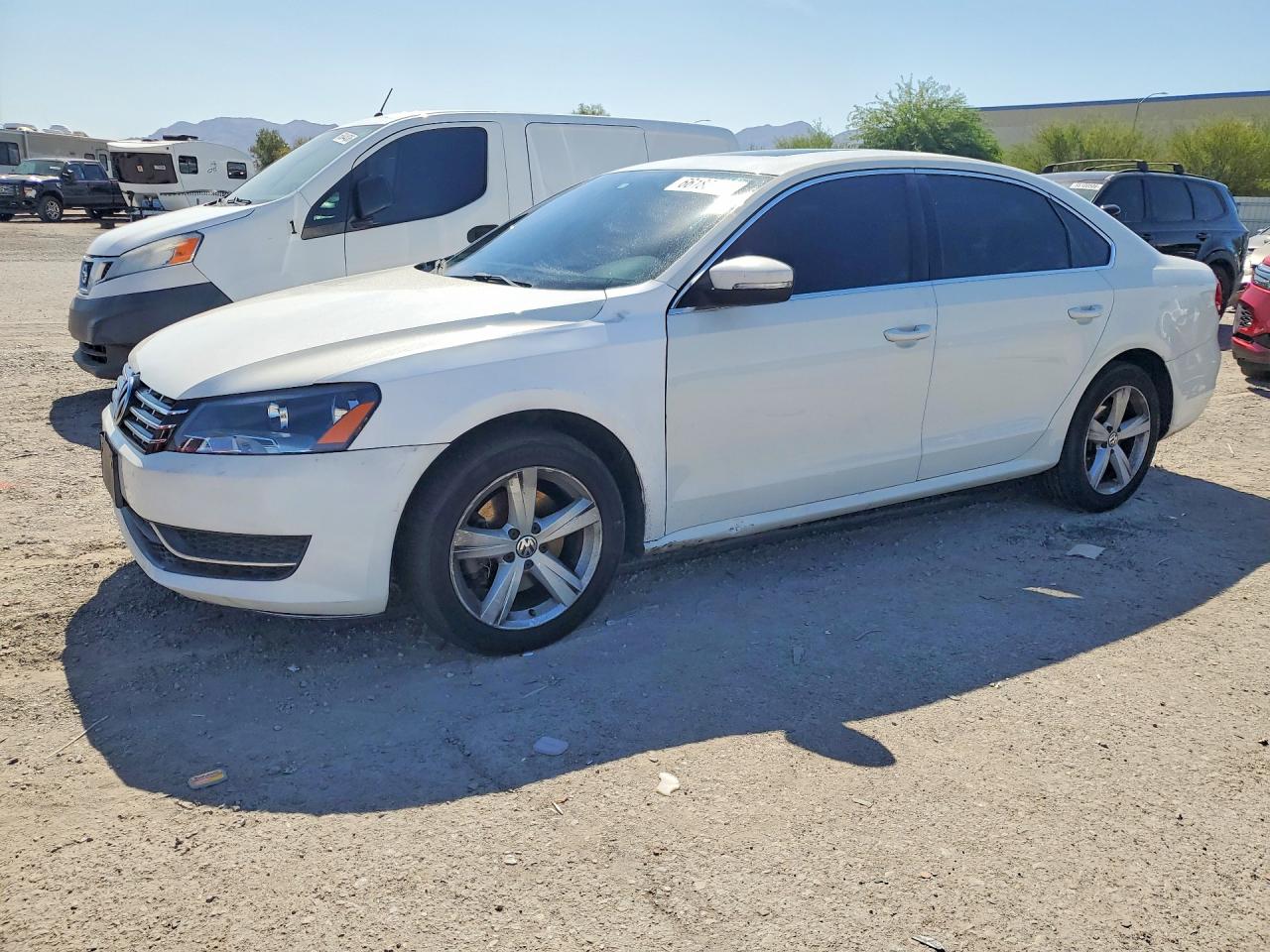 Photo of the 2013 VOLKSWAGEN PASSAT SE