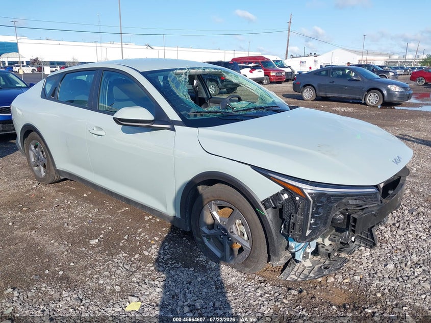 Photo of the 2025 KIA K4 LXS