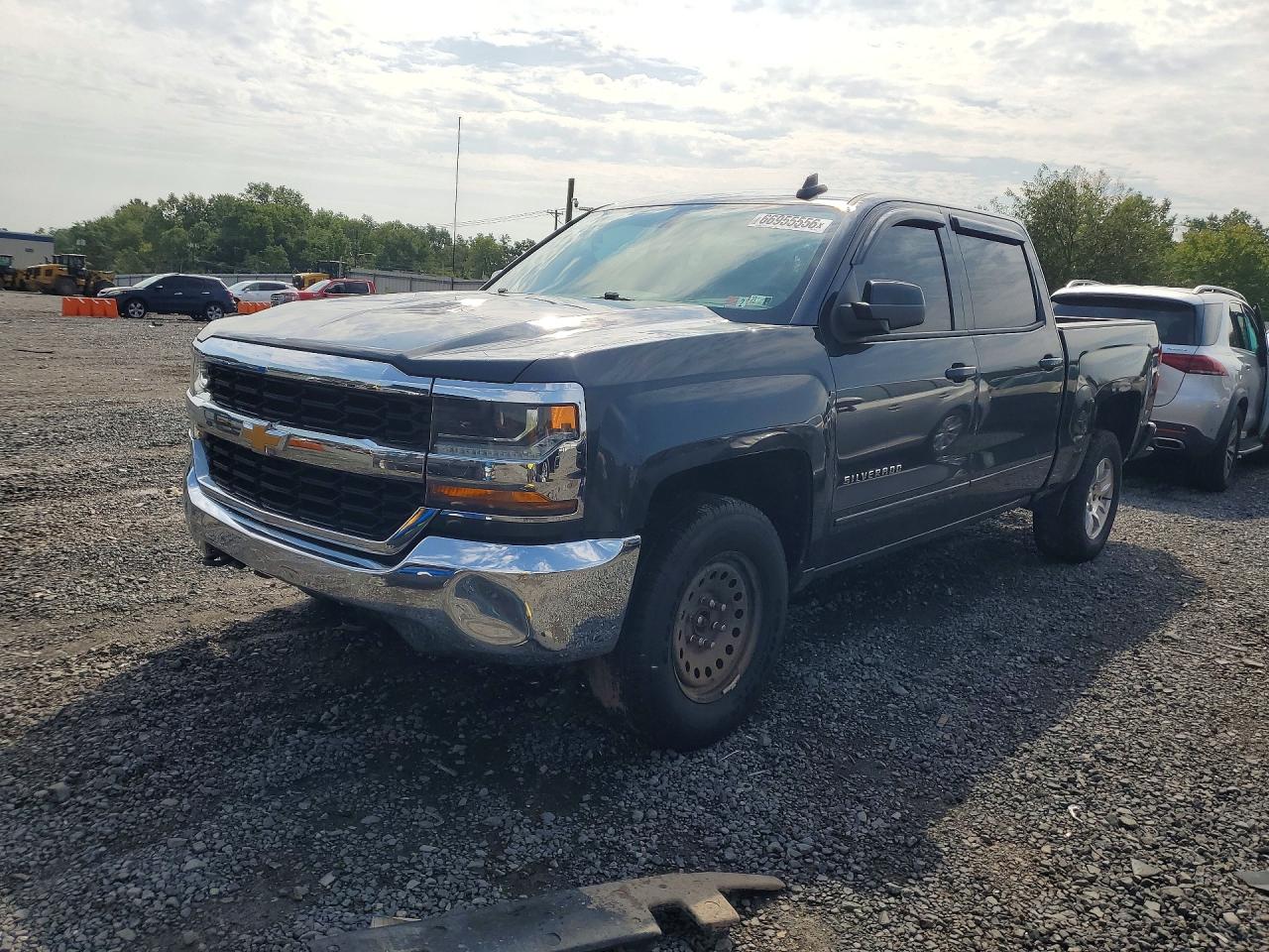 Photo of the 2018 CHEVROLET SILVERADO K1500 LT