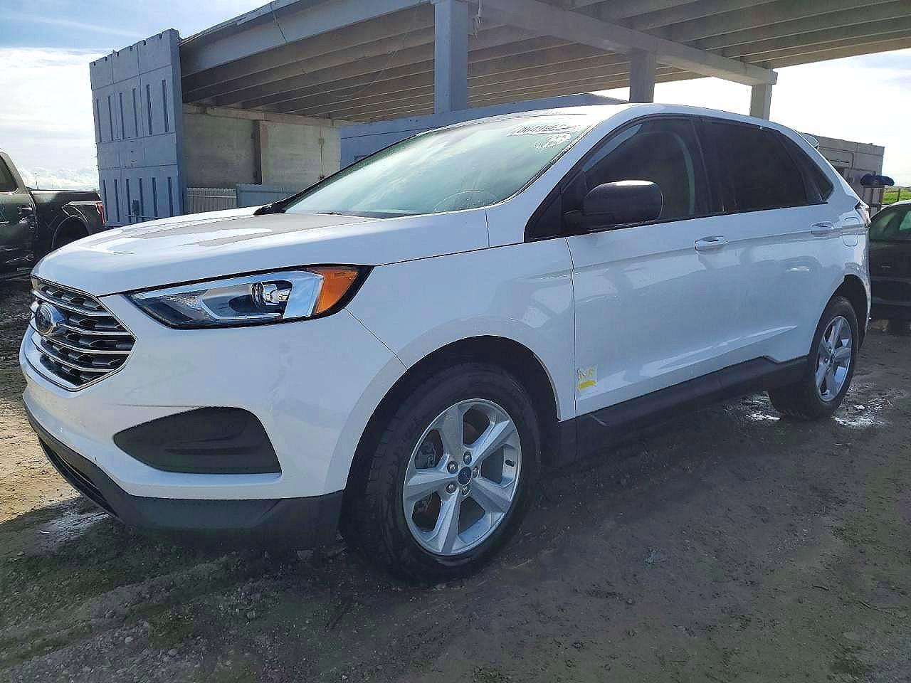 Photo of the 2020 FORD EDGE SE