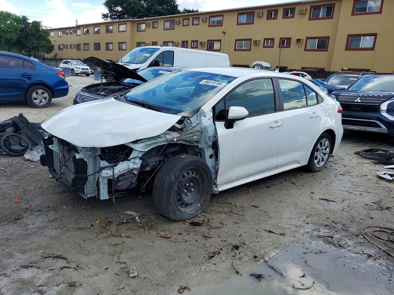 Photo of the 2024 TOYOTA COROLLA LE