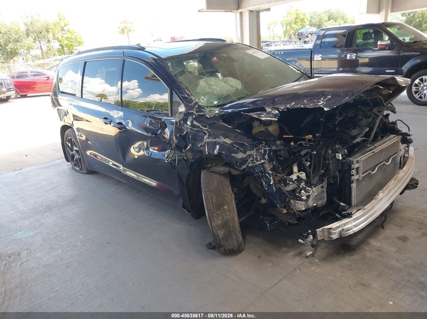 Photo of the 2019 CHRYSLER PACIFICA TOURING L PLUS