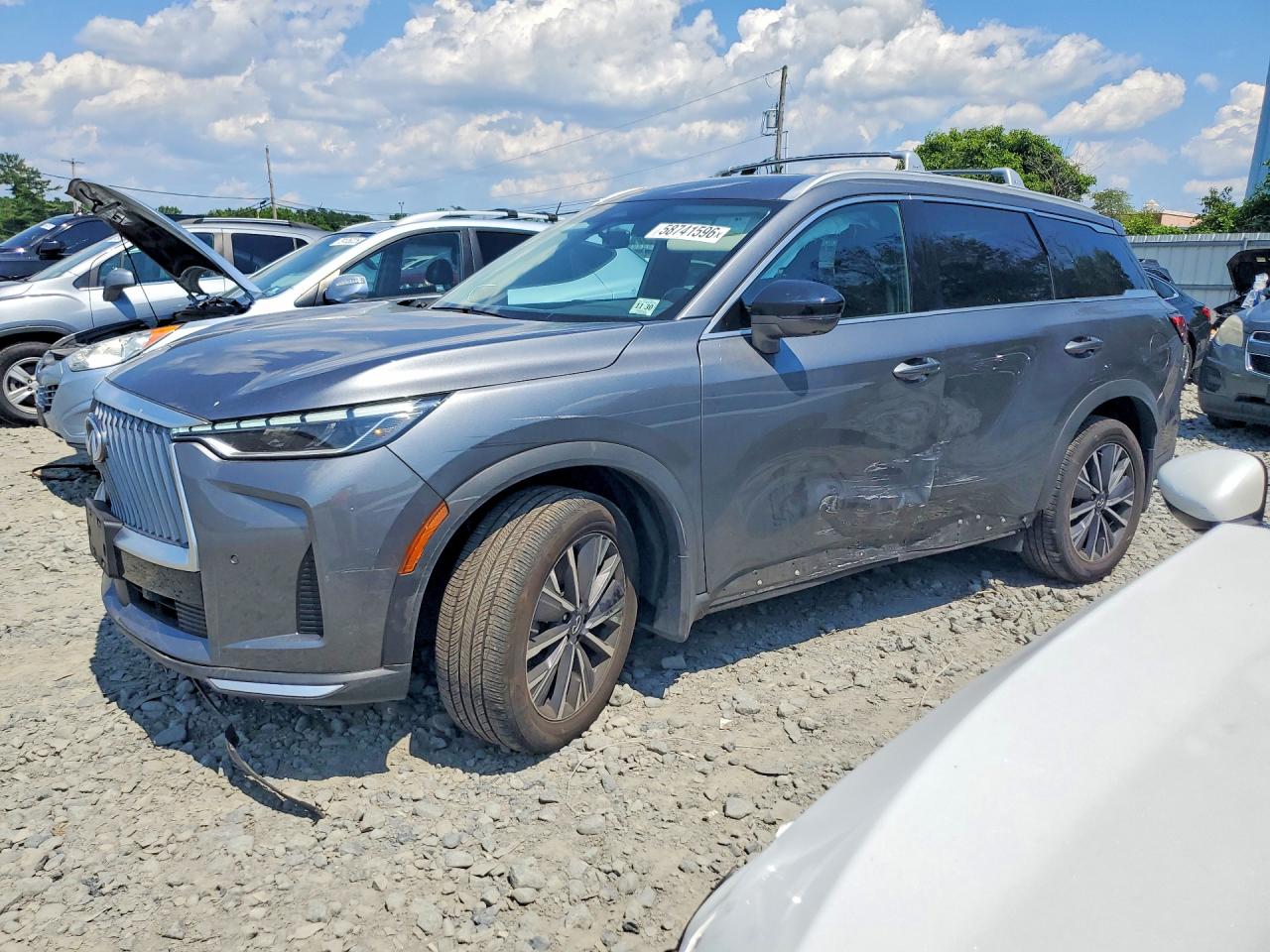 Photo of the 2026 INFINITI QX60 LUXE