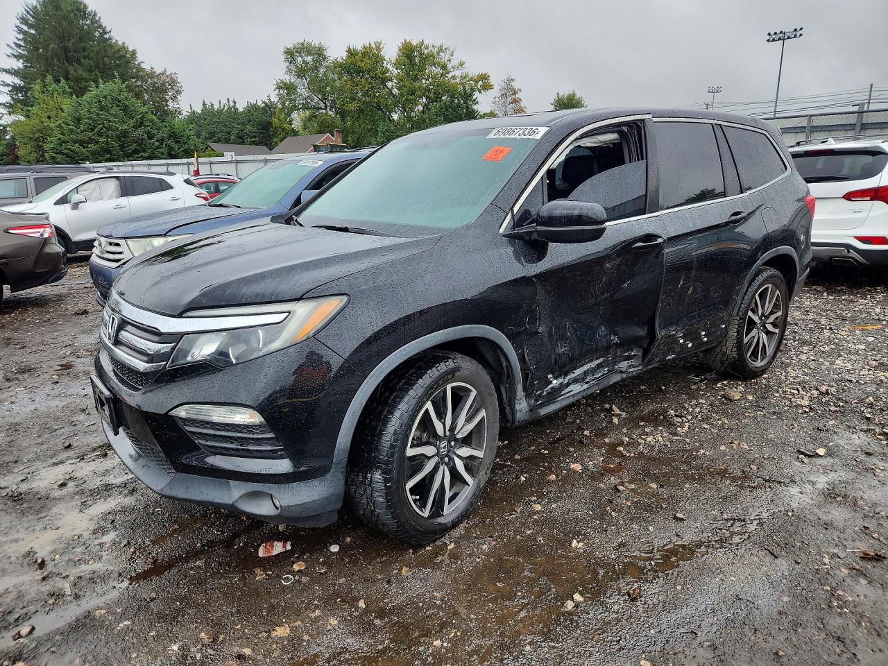 Photo of the 2018 HONDA PILOT EXL