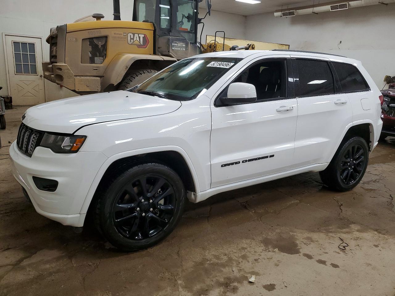 Photo of the 2022 JEEP GRAND CHEROKEE LAREDO E