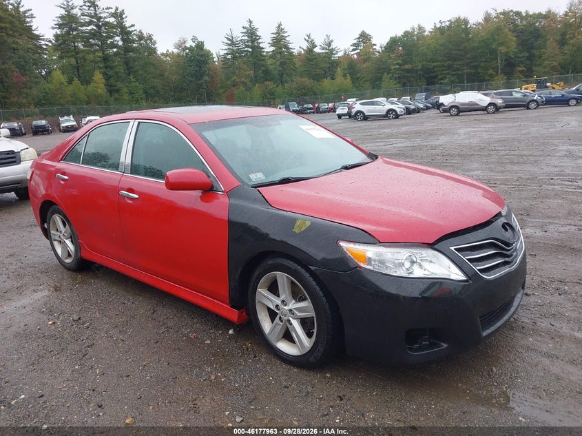 Photo of the 2011 TOYOTA CAMRY SE V6
