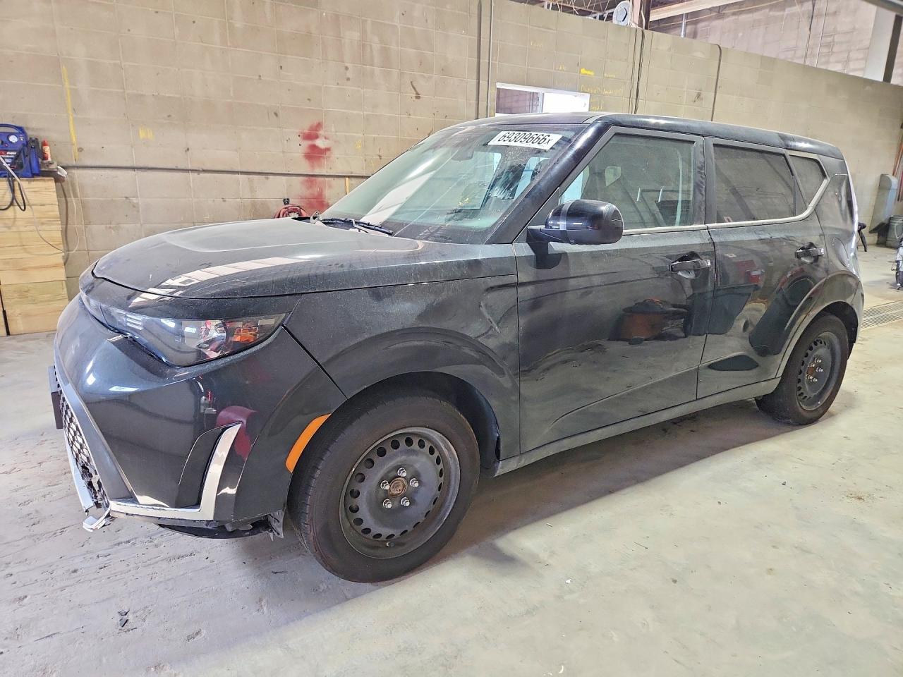 Photo of the 2025 KIA SOUL LX