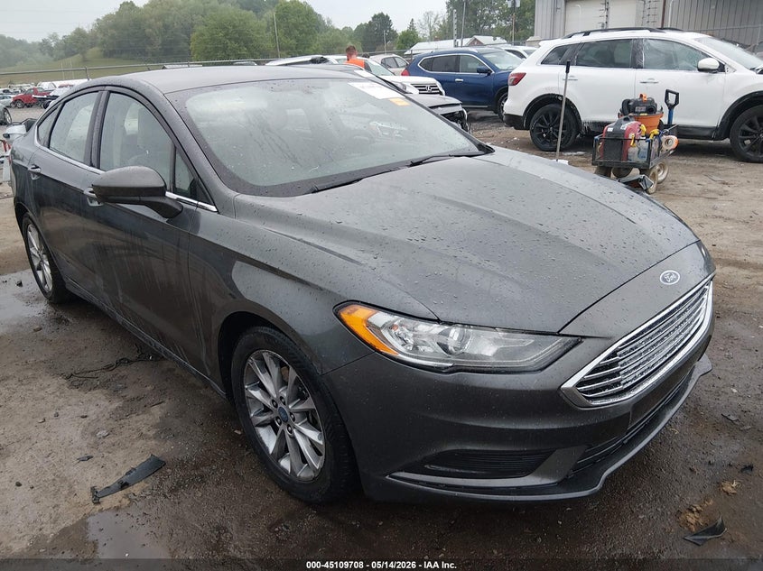 Photo of the 2017 FORD FUSION SE