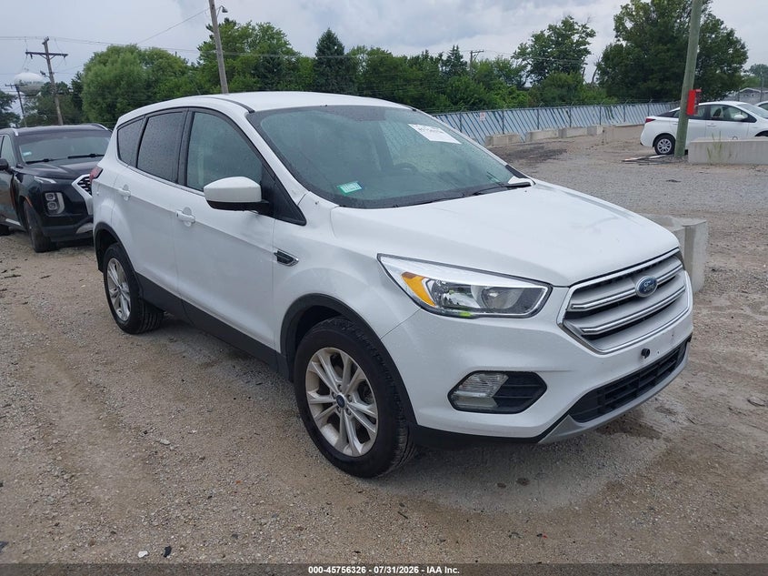 Photo of the 2019 FORD ESCAPE SE