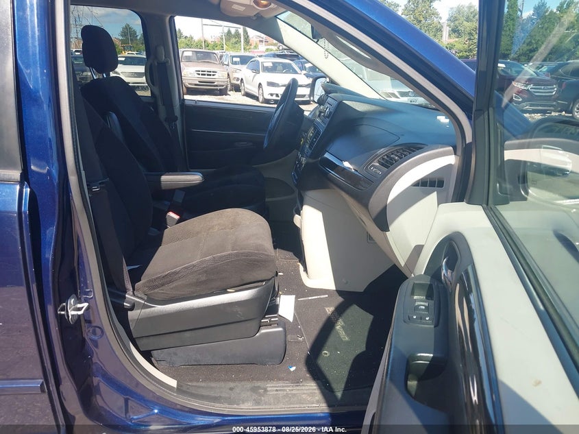 Photo of the 2017 DODGE GRAND CARAVAN SE