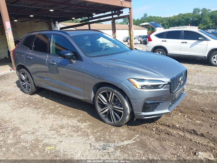 Photo of the 2021 VOLVO XC60 RECHARGE PLUG-IN HYBRID T8 R-DESIGN