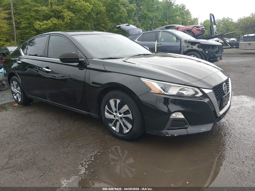 Photo of the 2020 NISSAN ALTIMA S FWD