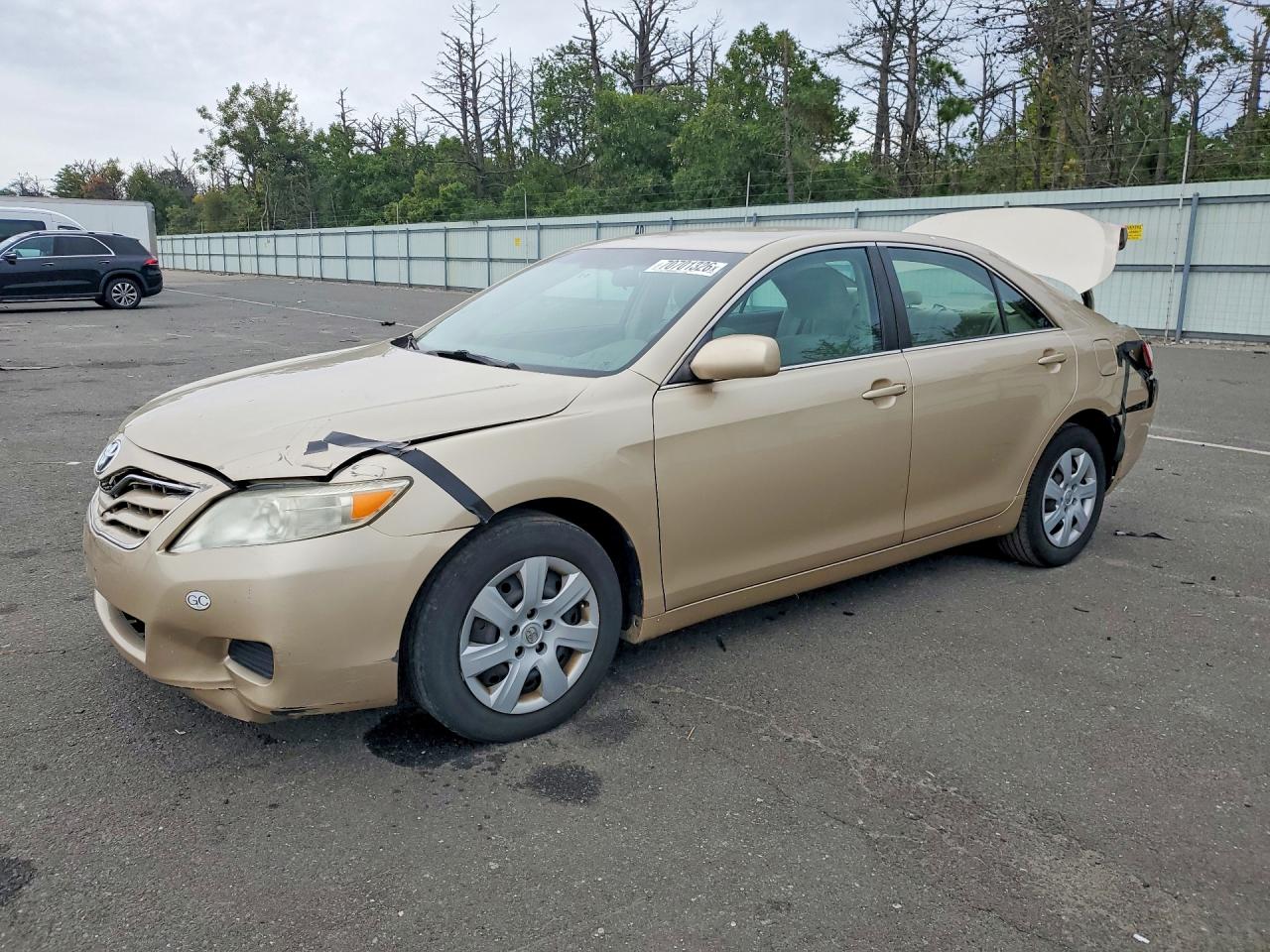 Photo of the 2010 TOYOTA CAMRY /LE/