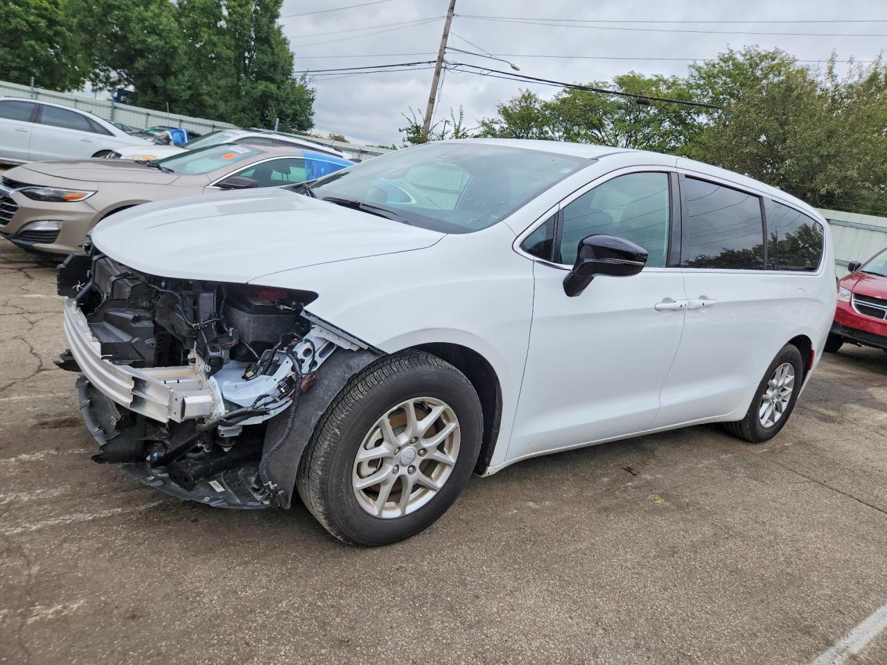 Photo of the 2027 CHRYSLER PACIFICA SELECT