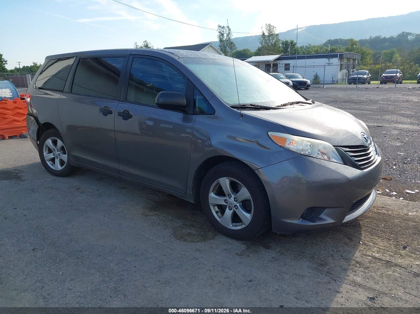 Photo of the 2014 TOYOTA SIENNA L V6 7 PASSENGER