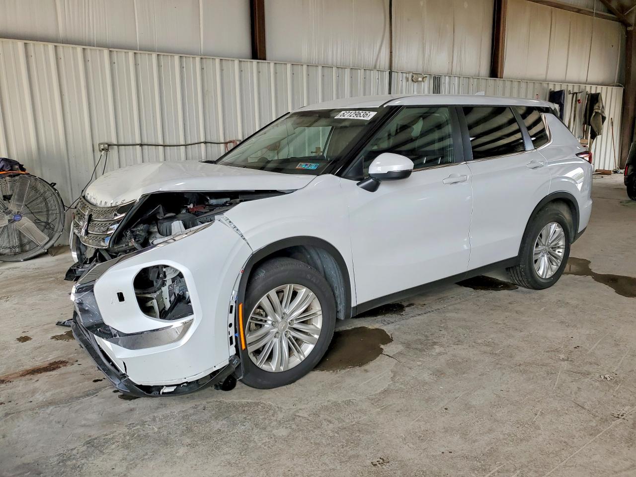 Photo of the 2024 MITSUBISHI OUTLANDER ES