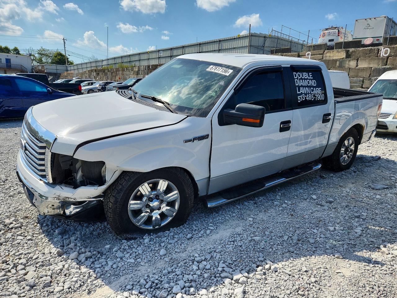 Photo of the 2010 FORD F150 SUPERCREW