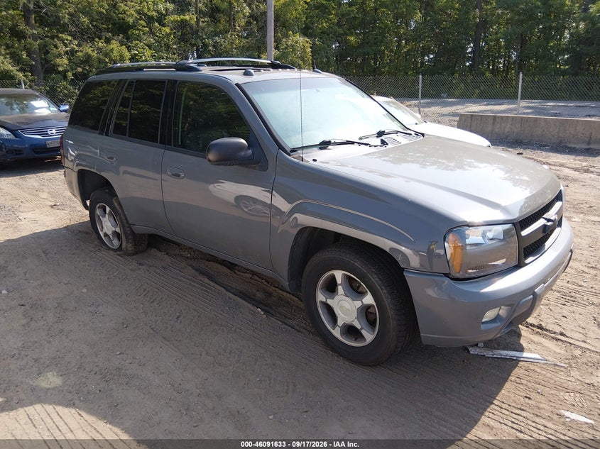 Photo of the 2005 CHEVROLET TRAILBLAZER LT